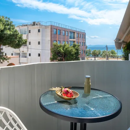 Maison 66, Riviera Hotels