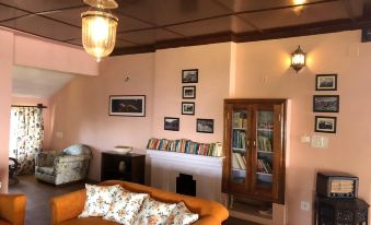 Tree of Life Grand Oak Manor Binsar