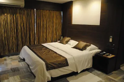 Jaya Residency Hotels in Какінада