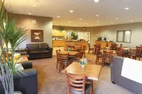 Pomeroy Inn and Suites Dawson Creek