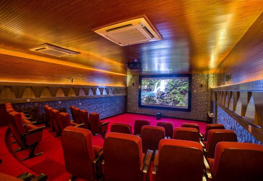 모모 인 파크 & 리조트 수영장