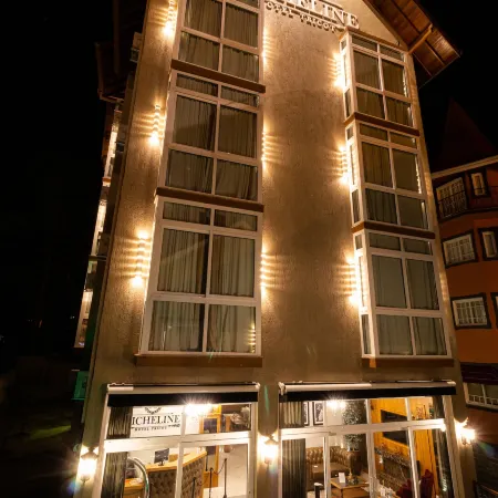 Micheline Hotel Tricot - ao Lado da Rua Coberta
