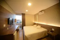 Indaiá Park Hotel Hotel dekat Praça do Papa