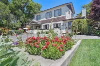 Cinnamon Bear Creekside Inn Hotels in Glen Ellen