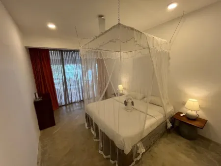 Sun N Sea Hotel Отели рядом с достопримечательностью «Унаватуна»