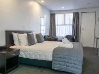 Durham Court Motor Inn