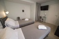 亞提科 33 號家庭旅館 Via d'Amelio附近的飯店