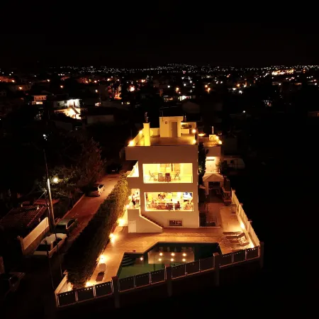 Villa d'Irene-Near Athens Airport , 200 Meters from the Beach Davis