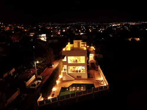 Villa d'Irene-Near Athens Airport , 200 Meters from the Beach Davis - Parkplatz
