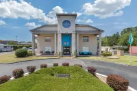 Suburban Studios at the University Hotels in Conway