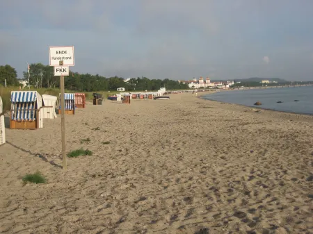 Villa Maria, Ferienwohnung 5 Отели в г. Бинц