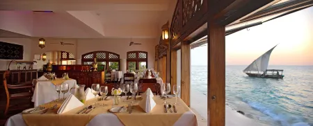 Zanzibar Serena Hotel Отели рядом с достопримечательностью «Персидские бани Хамамни»