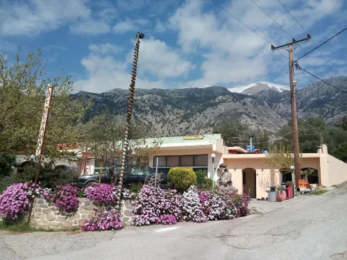 Windy Place Hotels in Lampi