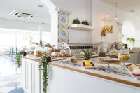 Luxor Cattolica Beach Hotel
