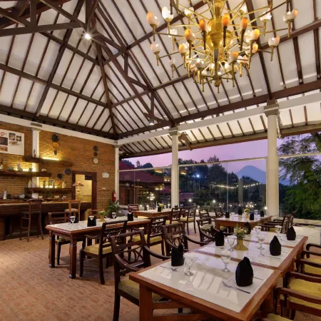 Royal Hotel and Villas Trawas