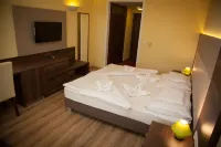 Jade Hotel-Ezüsthíd Hotel