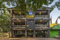 N1 Hotel & Campsite Victoria Falls Hotel a 