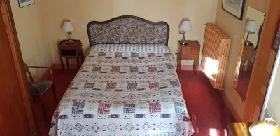 Hôtel Louise de la Vallière Hotel dekat Château du Lude