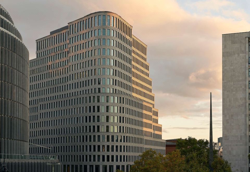 3. 도린트 쿠르퓌르..