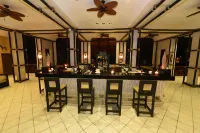 Diani Reef Beach Resort & Spa - Your Beachfront Bliss Awaits - bar