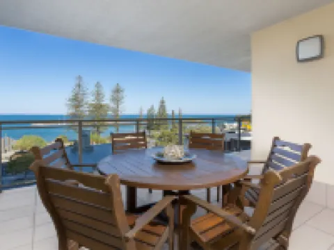 Proximity Waterfront Apartments Hotels in Redcliffe