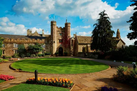 Delta Hotels St. Pierre Country Club Отели в г. Деводен