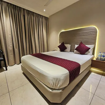 Hotel the Ube Residency Hotels near Marve Beach
