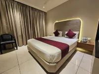 Hotel the Ube Residency Hotels near Manori Beach