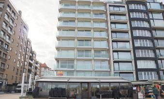 Beachside Stay with Views