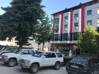 Hotel Piazza - parkir