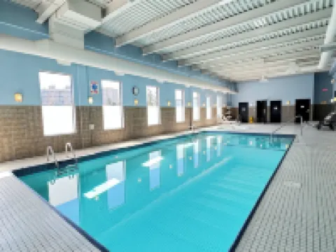 ディヴィヤ ストラ プラザ と 会議センター カルガリー空港 カルガリーのホテル