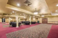 One Life Studios Hotels in Vanderburgh County