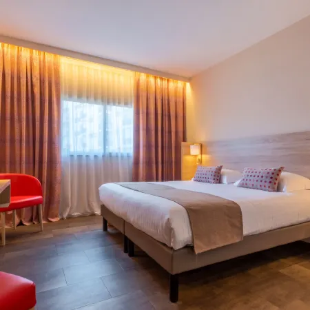 Hôtel l'Empreinte Отели рядом с достопримечательностью «Стадион Шарля-Эрманна»