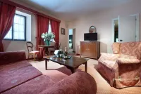 Crisol Monasterio de San Miguel Hotels near Basilica of Our Lady of the Miracles