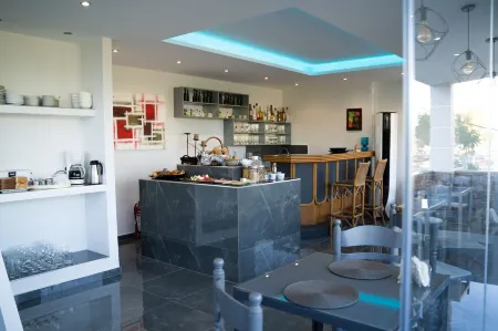 Parthenis Riviera Hotel Отели в г. Вари-Вула-Вулјагмени