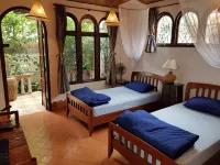 Mut Mee Garden Guest House - parking
