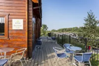 Roydon Marina Village Hotel - 2 estrellas