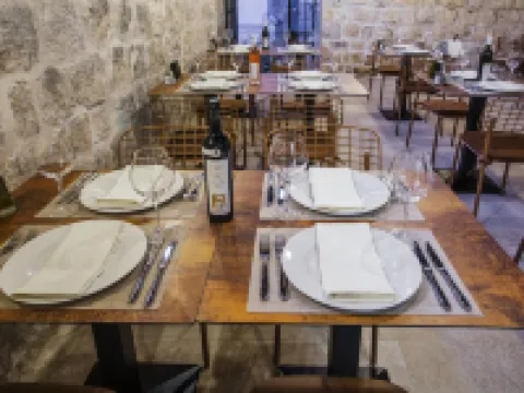 Heritage Hotel Dea Hvar โรงแรมในฮวาร์