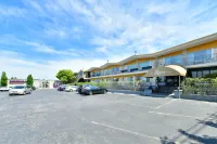 The Freeport Inn and Marina - parking