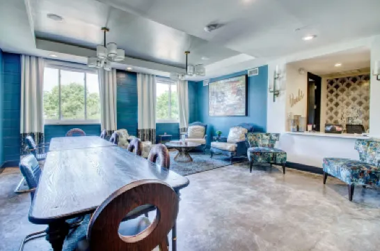 The Bishop Arts Hotel by Qresorts Hotel berhampiran The Kessler Theater