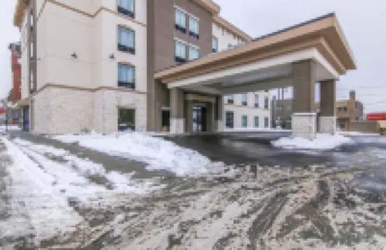 Cobblestone Inn & Suites - Menomonie/UW-Stout