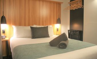 No. 9 Hotel