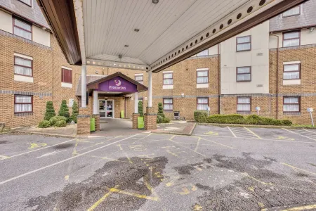 Premier Inn London Gatwick Airport (A23 Airport Way) hotel