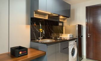 Modern and Comfort Design Studio Room at West Vista Apartment - Housity