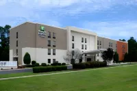 Holiday Inn Express & Suites Raleigh Durham Airport at RTP