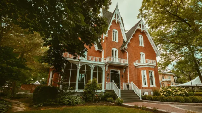 Merrill House Hotels in Prince Edward County