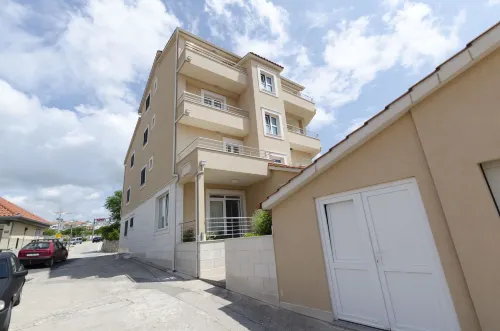Apartments Danica - Parkplatz