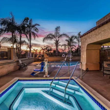 La Quinta Inn & Suites by Wyndham Carlsbad - Legoland Area