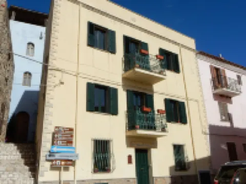 B&B Eleonora d'Arborea, Centro Storico ポザーダのホテル