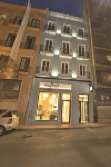 マイフラッツ ラグジュアリー ダウンタウン